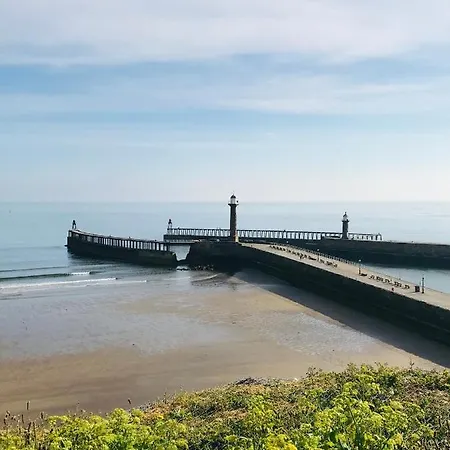 Low Tide Уитби Экстерьер фото
